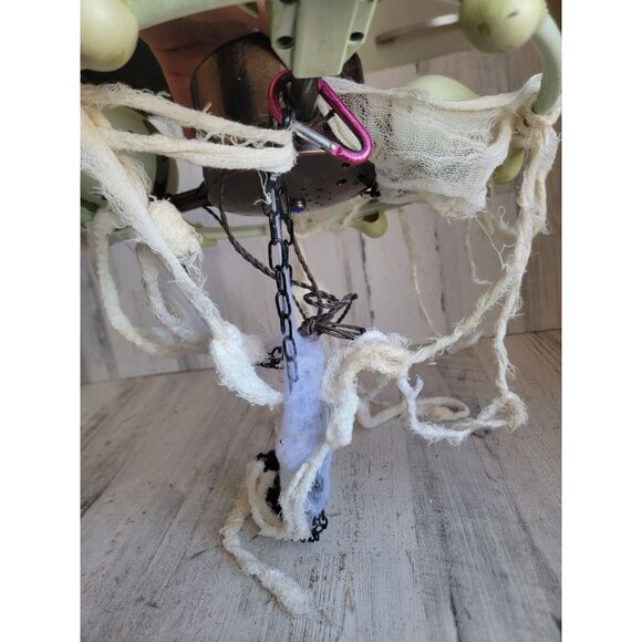 Animated Halloween skull chandelier AS IS hanging crop decor scary - Picture 6 of 11